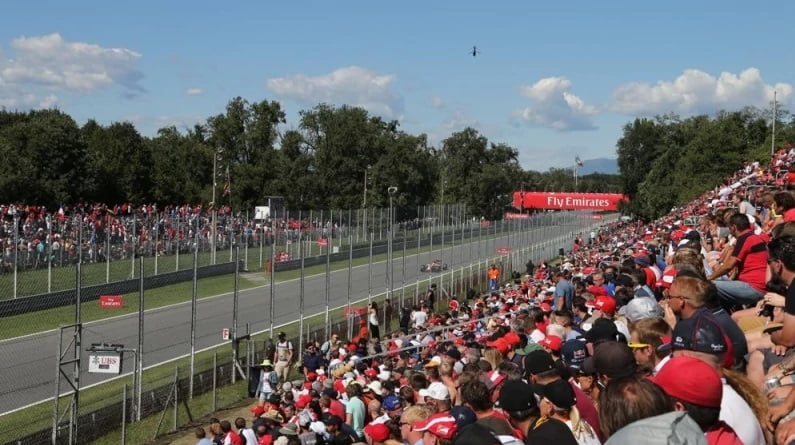 Grandstand 21C Curva Parabolica weekend